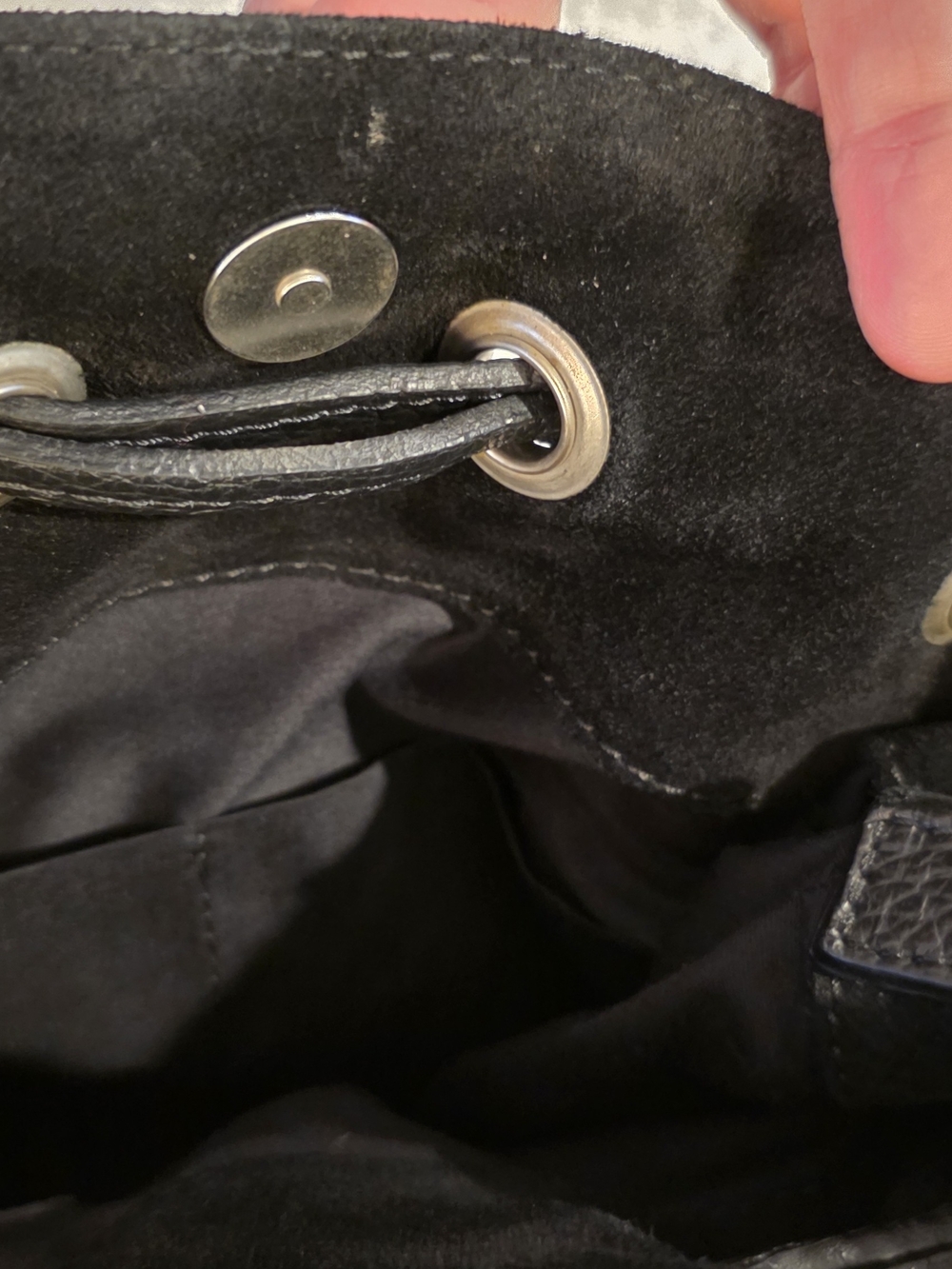 Like New, American Eagle Outfitters Black Leather Suede Bucket Bag Italy - Picture 15 of 15